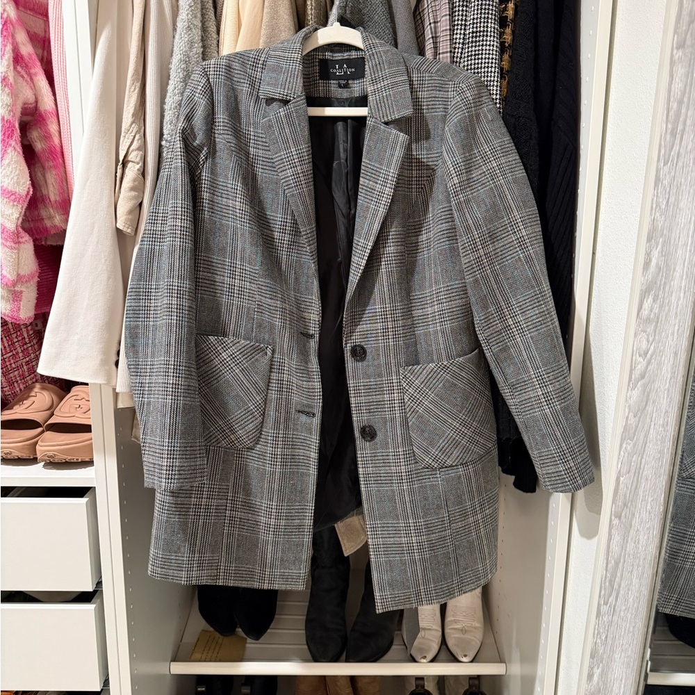 Sophisticated Gray Checkered Women’s Blazer